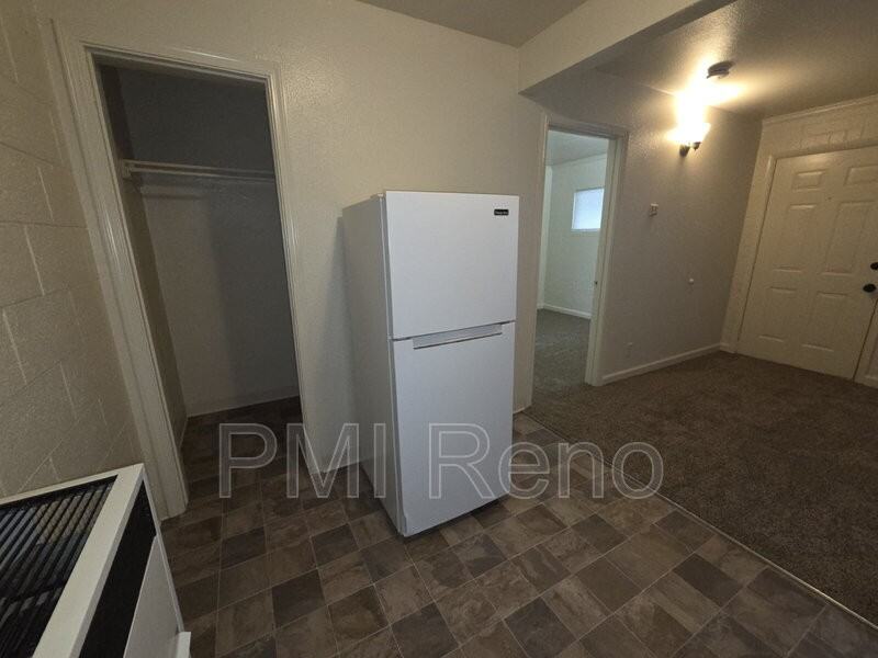 821 Spokane St #4 - Photo 4 of 7