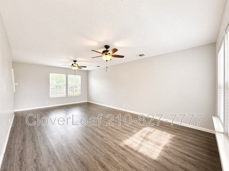 8130 Heights Vly - Photo 7 of 39
