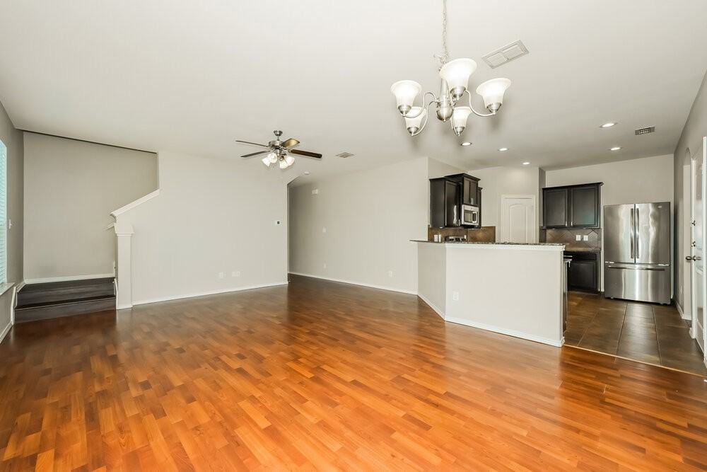10965 Colonial Heights Ln - Photo 6 of 17