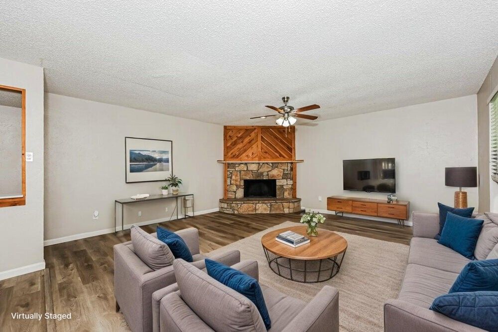 933 Lemontree Dr - Photo 3 of 19