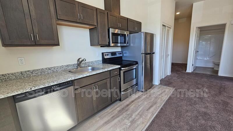 33763 E Columbia Ave - Photo 4 of 9