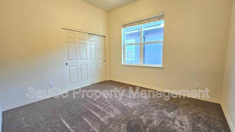 33763 E Columbia Ave - Photo 6 of 9