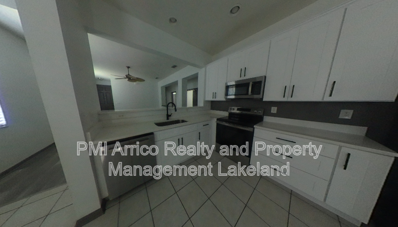 1065 View Pointe Way - Photo 2 of 11