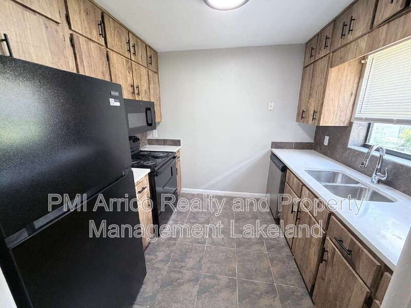 3584 Raintree Cir - Photo 5 of 31