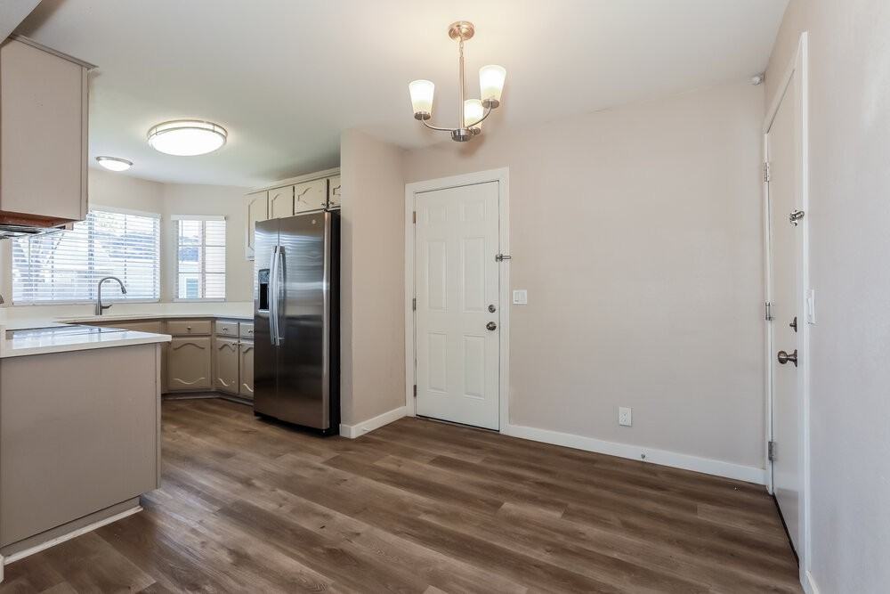 235 N 22nd Pl #556 - Photo 7 of 17