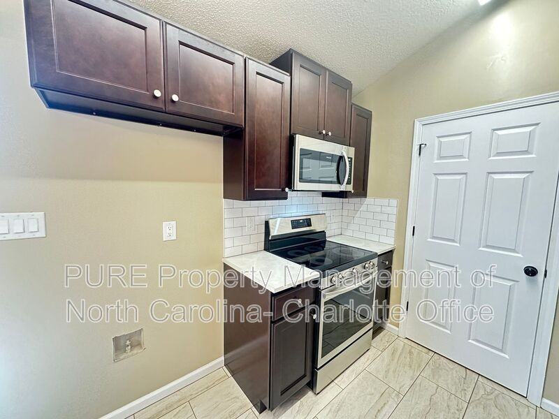 5903 Crosswinds Ct - Photo 6 of 25