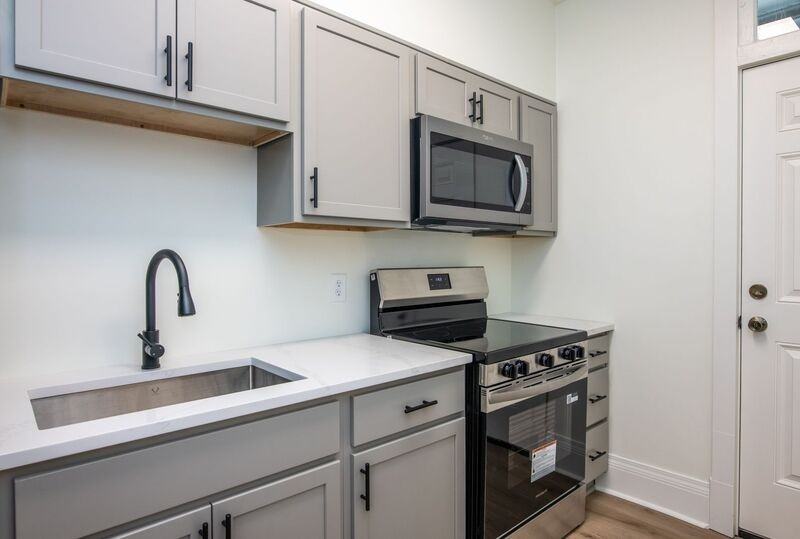 1215 15th Ave S #B - Photo 6 of 25