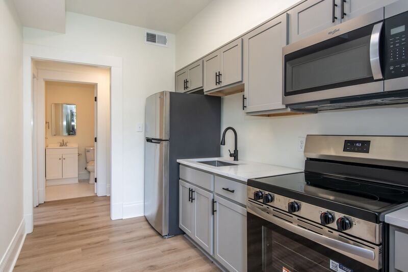 1215 15th Ave S #B - Photo 7 of 25