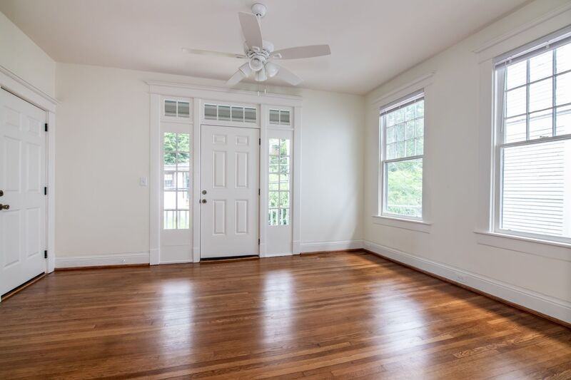 1217 15th Ave S #B - Photo 5 of 26