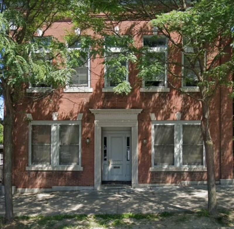 260 College St - Photo 2 of 12