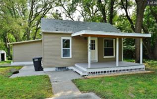 featured image of 541 W Belmont Ave