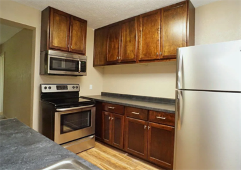 541 W Belmont Ave - Photo 5 of 17