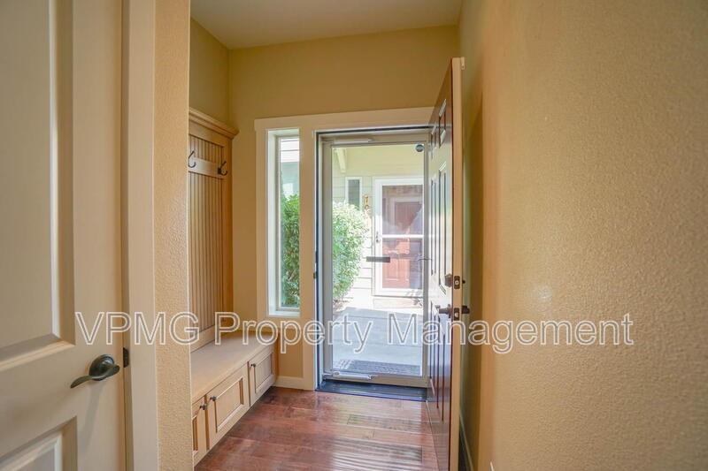 7002 Ne 56th St - Photo 6 of 33