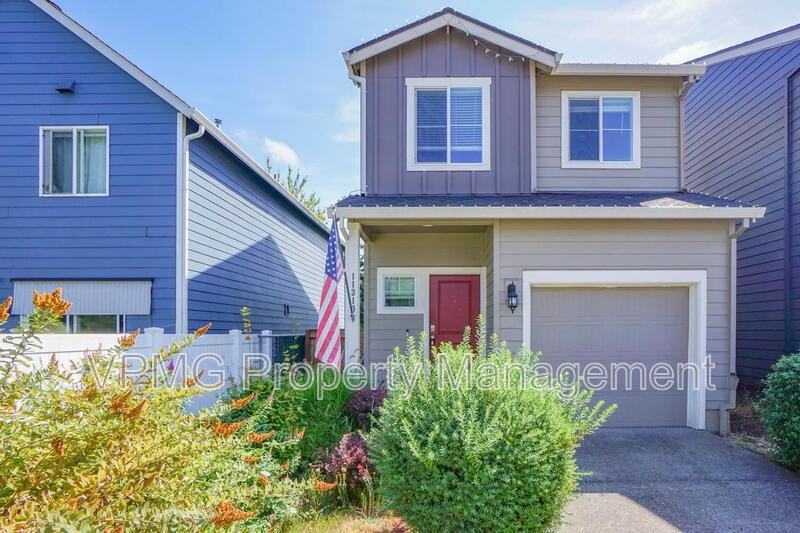 11310 Ne 23rd St - Photo 4 of 37