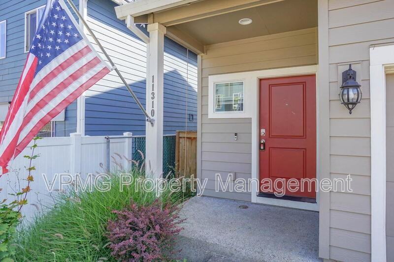 11310 Ne 23rd St - Photo 5 of 37
