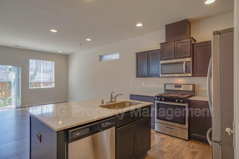 11310 Ne 23rd St - Photo 7 of 37