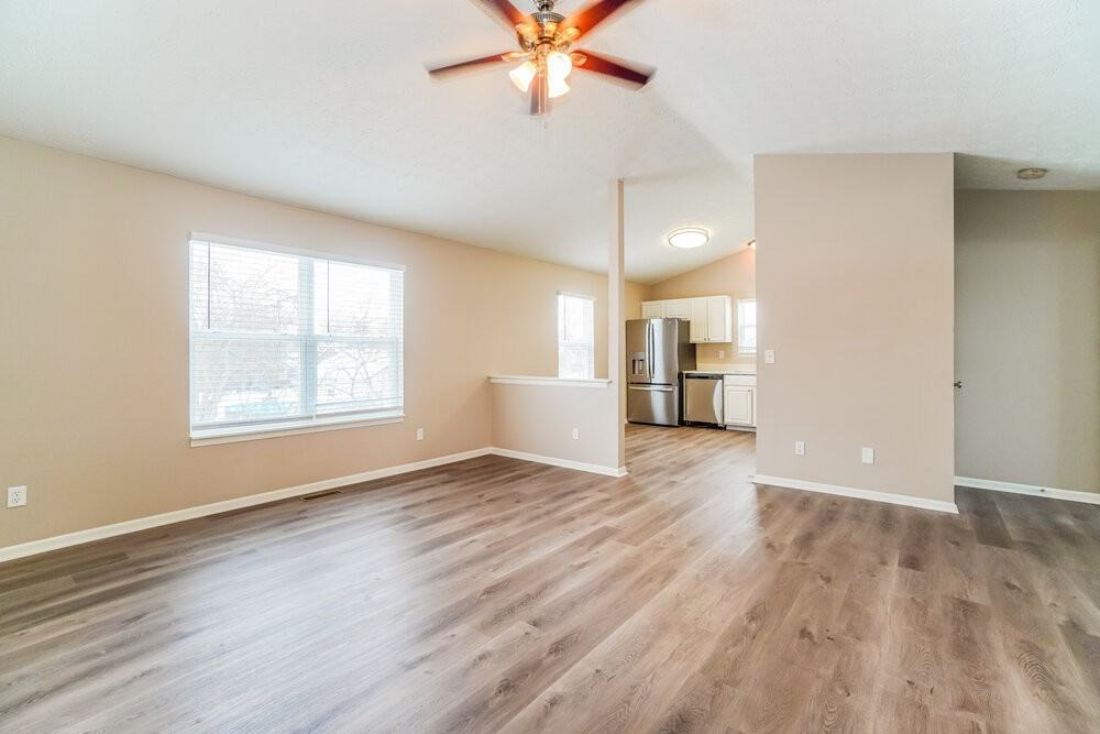 4196 Salem Dr - Photo 4 of 17