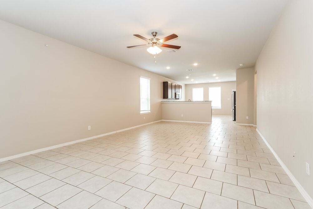 25726 Northpark Palm Dr - Photo 5 of 17
