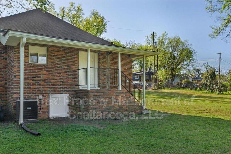 1717 Stanfiel St - Photo 2 of 16