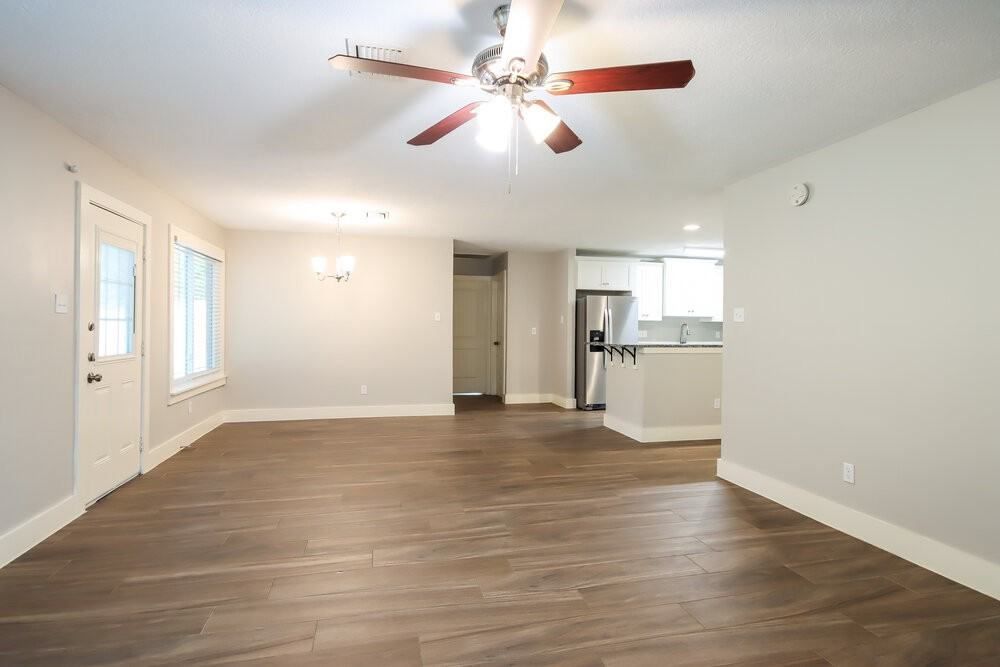 18154 Windy Oaks Ct - Photo 3 of 16