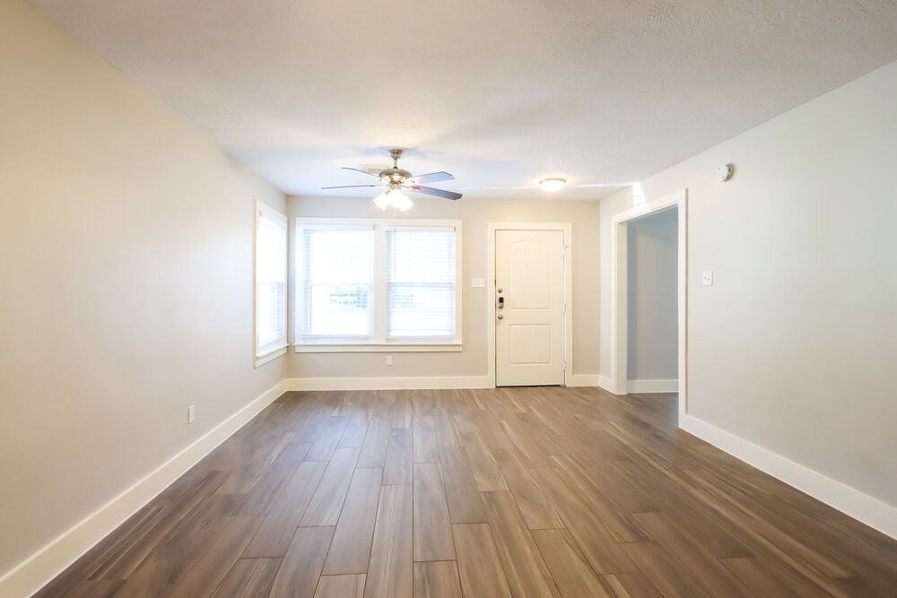 18154 Windy Oaks Ct - Photo 5 of 16