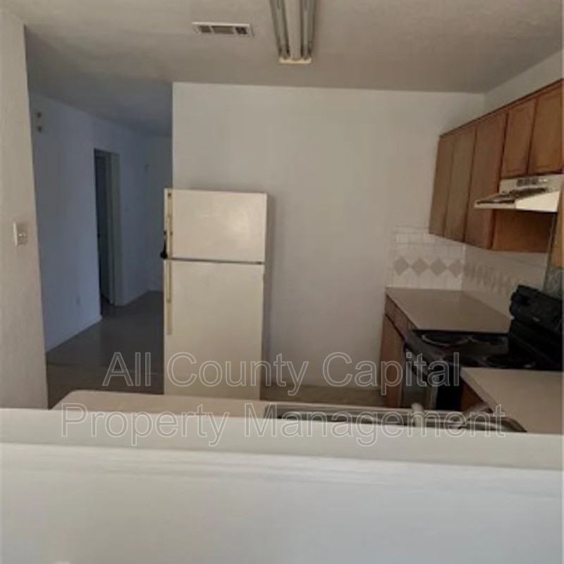 1507 Dugger Cir - Photo 3 of 9