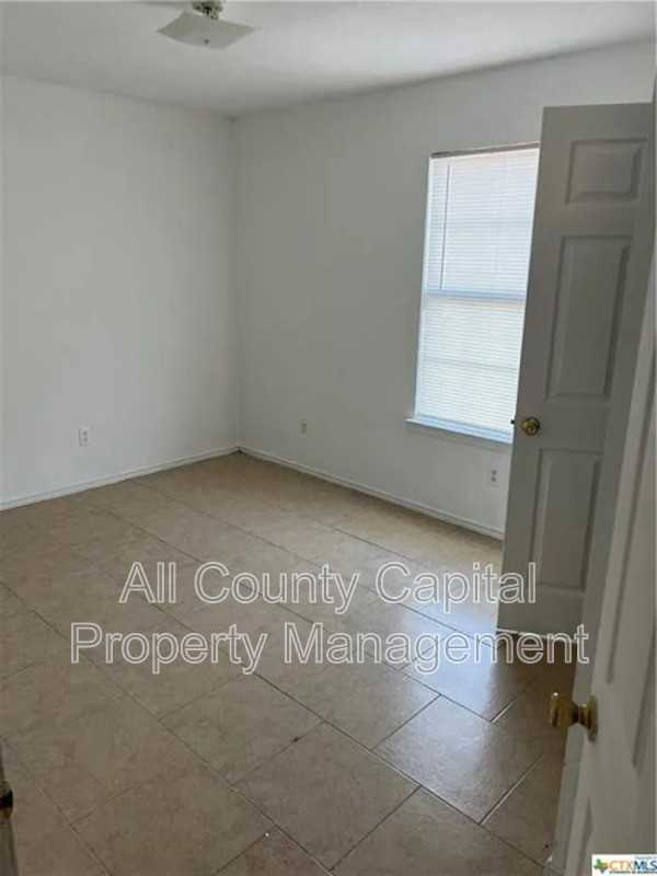 1507 Dugger Cir - Photo 6 of 9