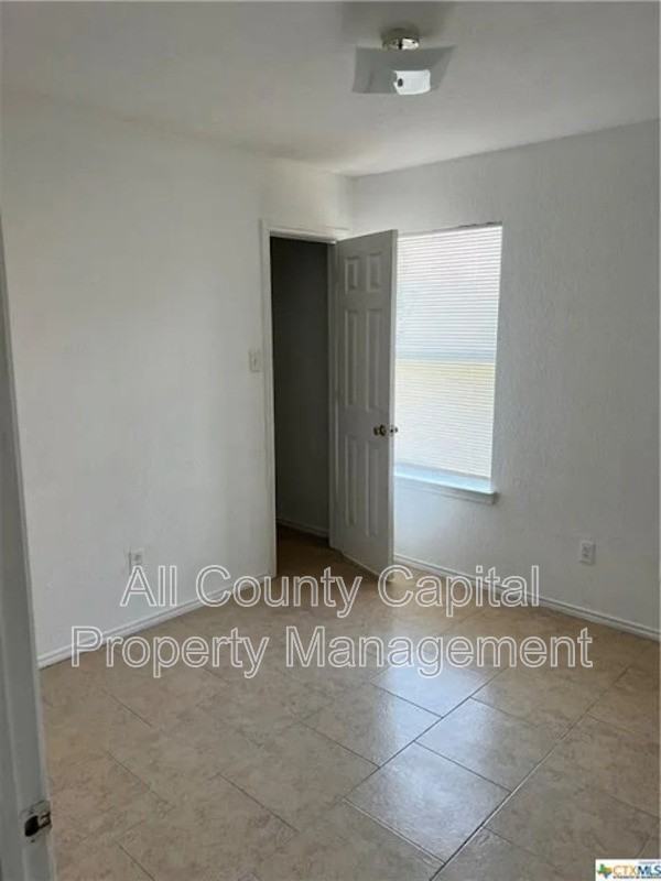 1507 Dugger Cir - Photo 7 of 9