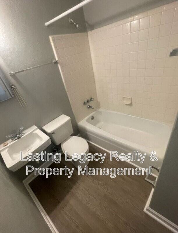 1130 Conley St #B - Photo 5 of 12