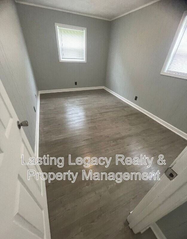 1130 Conley St #B - Photo 7 of 12