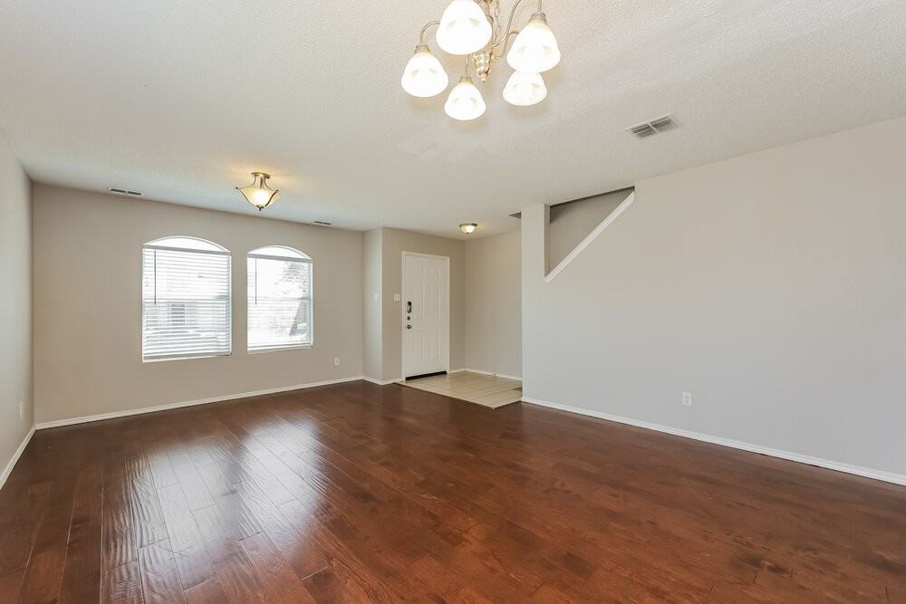 8750 Gray Fox Ct - Photo 6 of 17