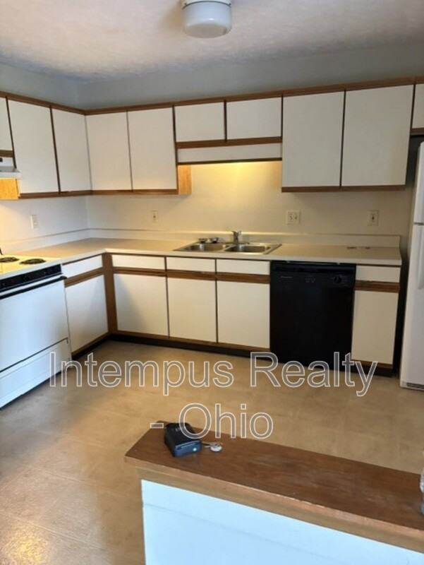 6321 Saint Andrews Dr #39 - Photo 2 of 10