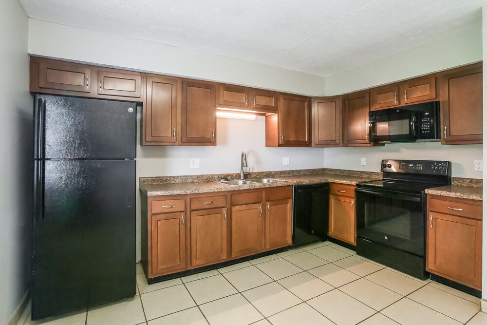6615 Cedar Ct W - Photo 7 of 16