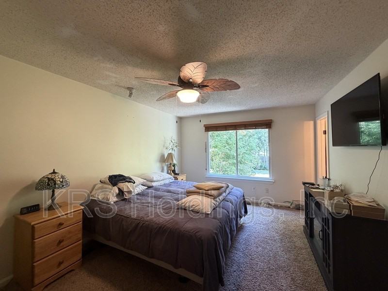 3877 Sherman Oaks Ave - Photo 7 of 15