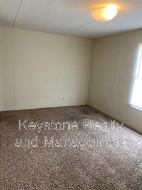 141 Mace Ln - Photo 5 of 10