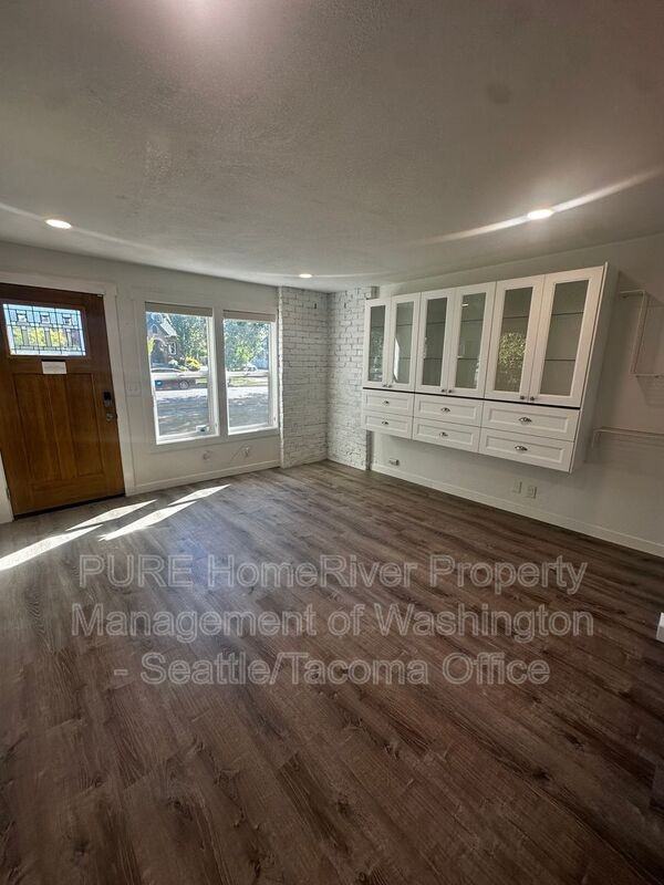 527 S 50th St - Photo 3 of 21