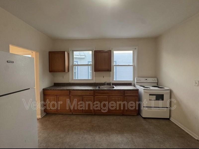 34 Wolcott St - Photo 2 of 13