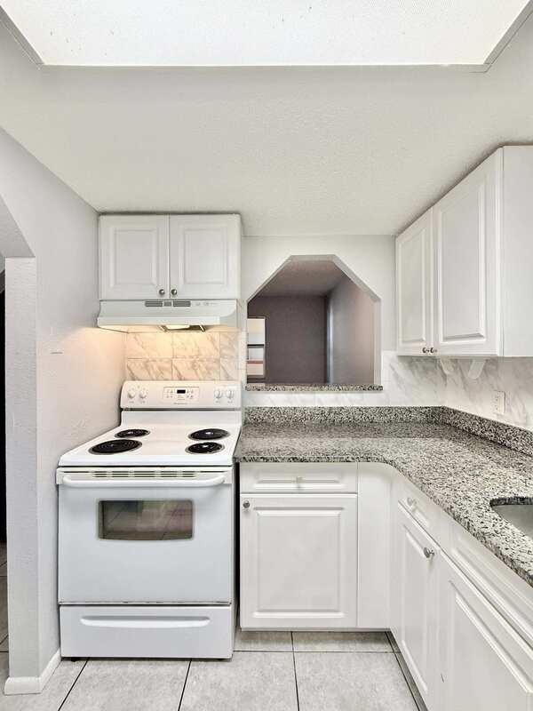 4725 39th Ave N - Photo 7 of 32