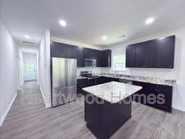 featured image of 212 Lincolnshire Blvd