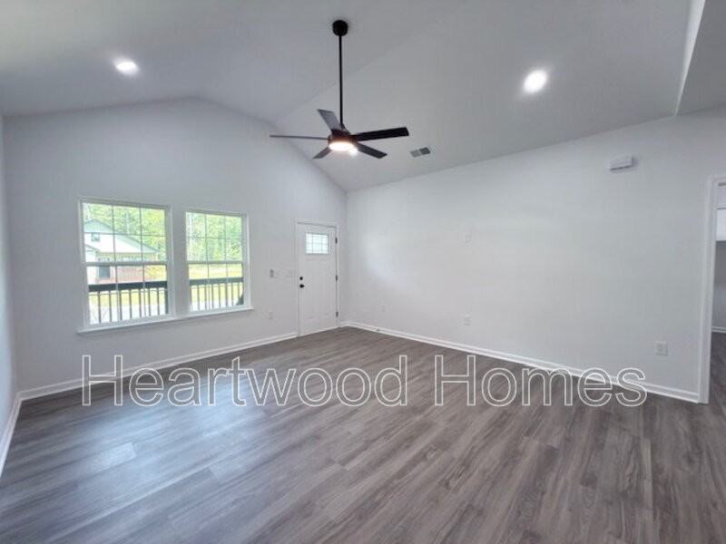 212 Lincolnshire Blvd - Photo 3 of 46
