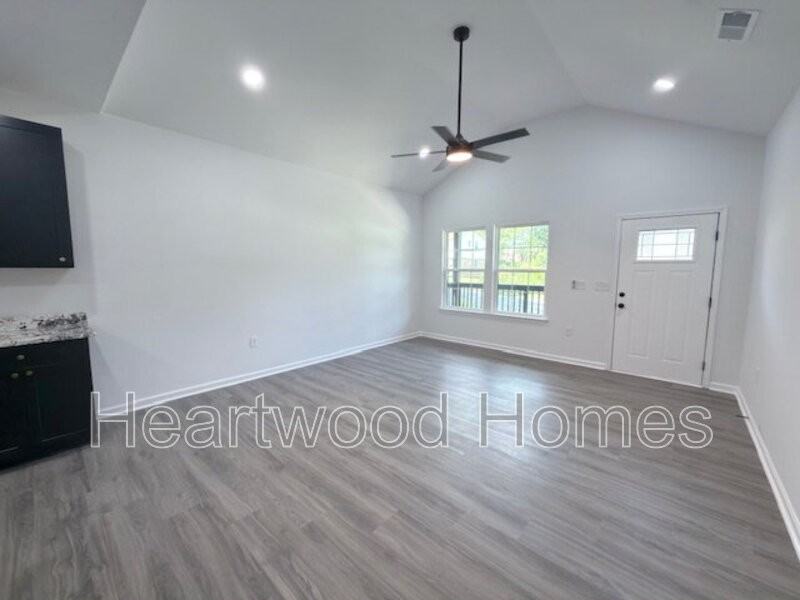 212 Lincolnshire Blvd - Photo 6 of 46