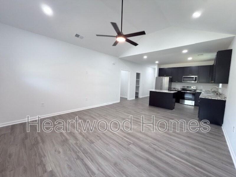 212 Lincolnshire Blvd - Photo 7 of 46