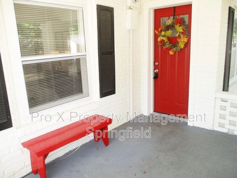 1069 S Broadway Ave - Photo 2 of 20