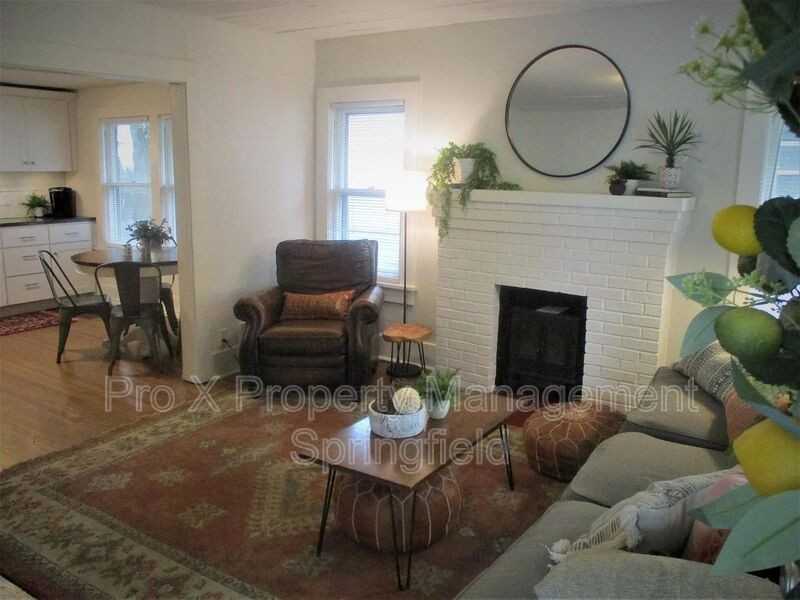 1069 S Broadway Ave - Photo 3 of 20