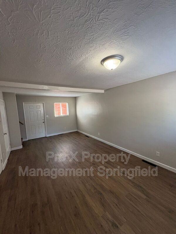2943 E University St #7 - Photo 3 of 11