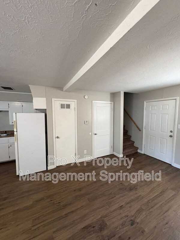2943 E University St #7 - Photo 5 of 11