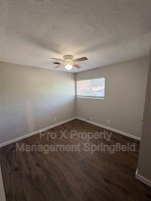 2943 E University St #7 - Photo 7 of 11