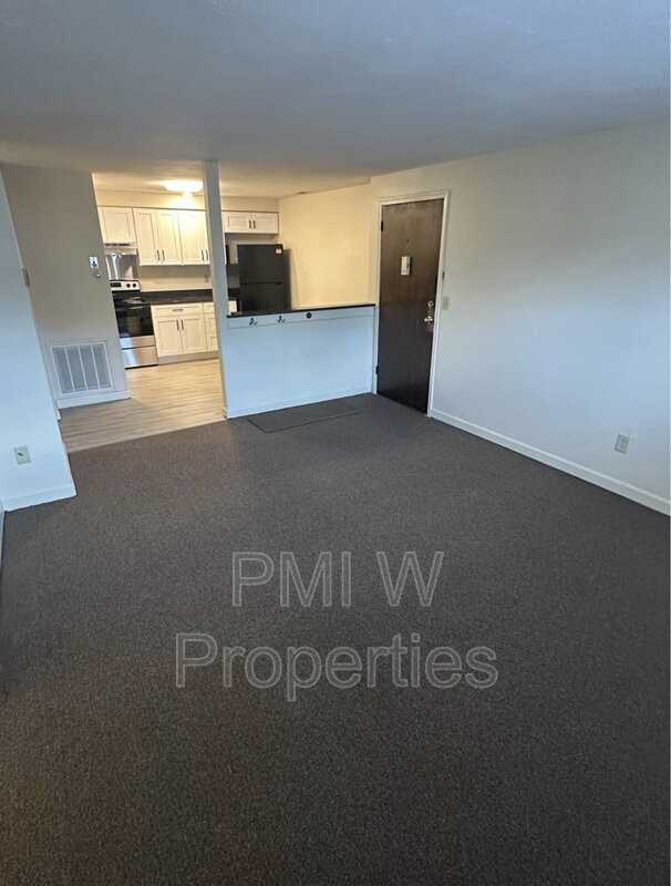 210 Pine St #15 - Photo 2 of 10