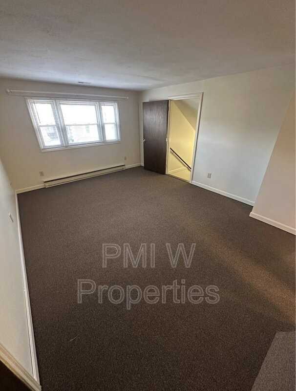 210 Pine St #15 - Photo 3 of 10