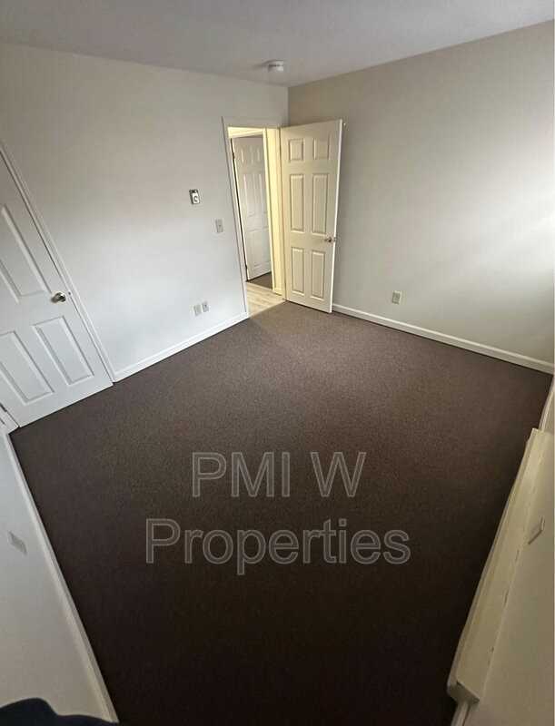 210 Pine St #15 - Photo 5 of 10